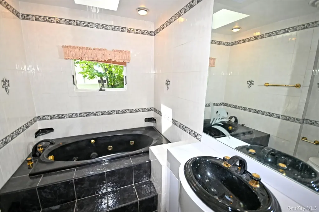 2198 Willow Street Wantagh NY 11793