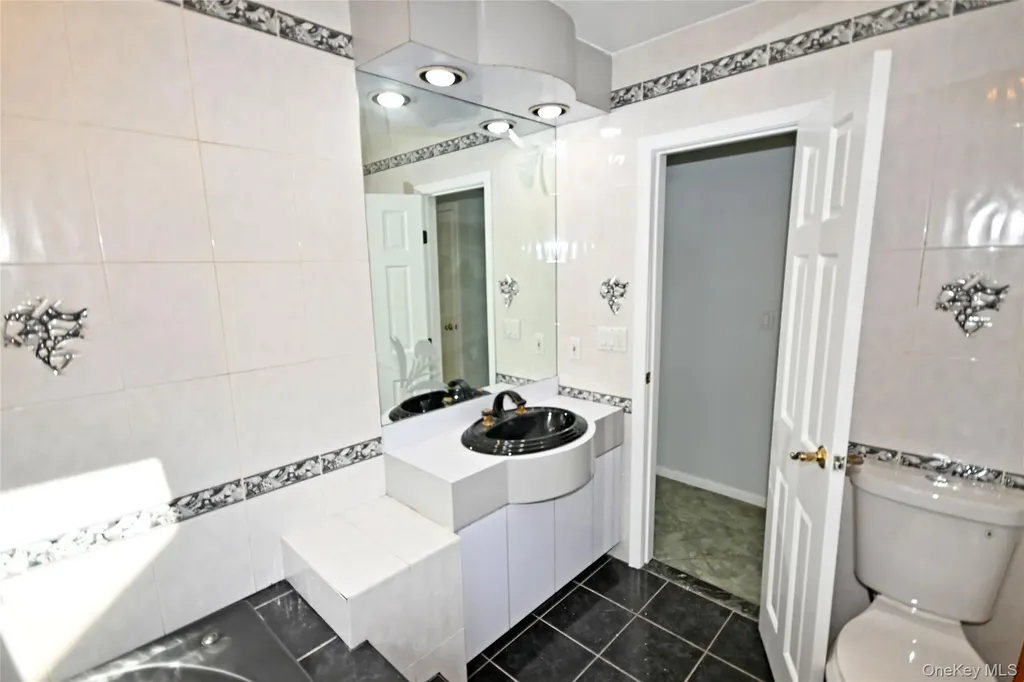 2198 Willow Street Wantagh NY 11793