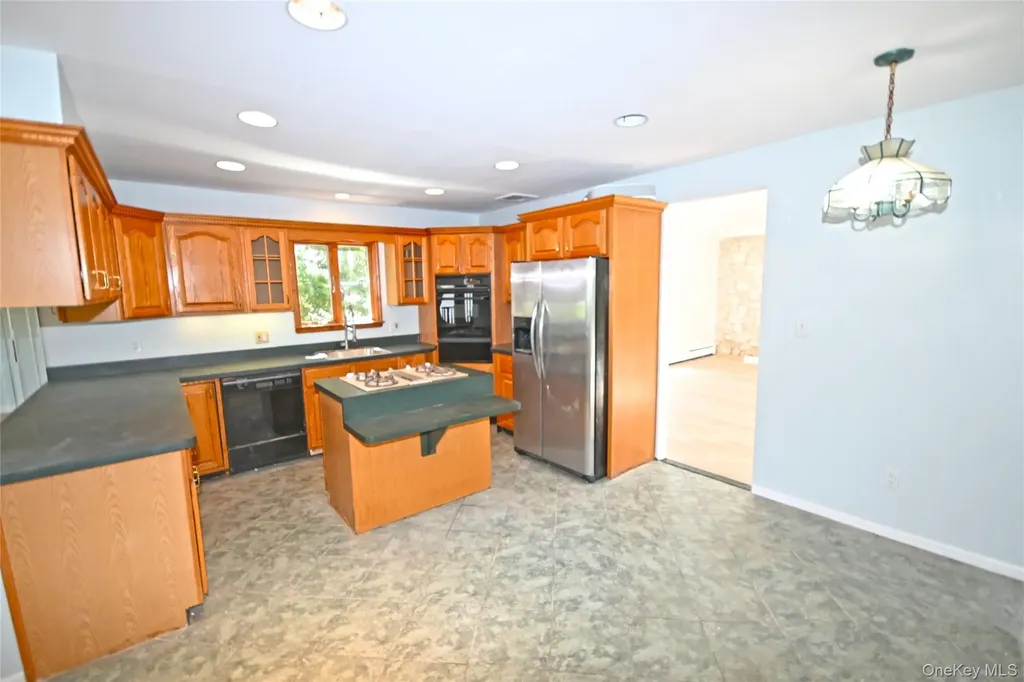 2198 Willow Street Wantagh NY 11793