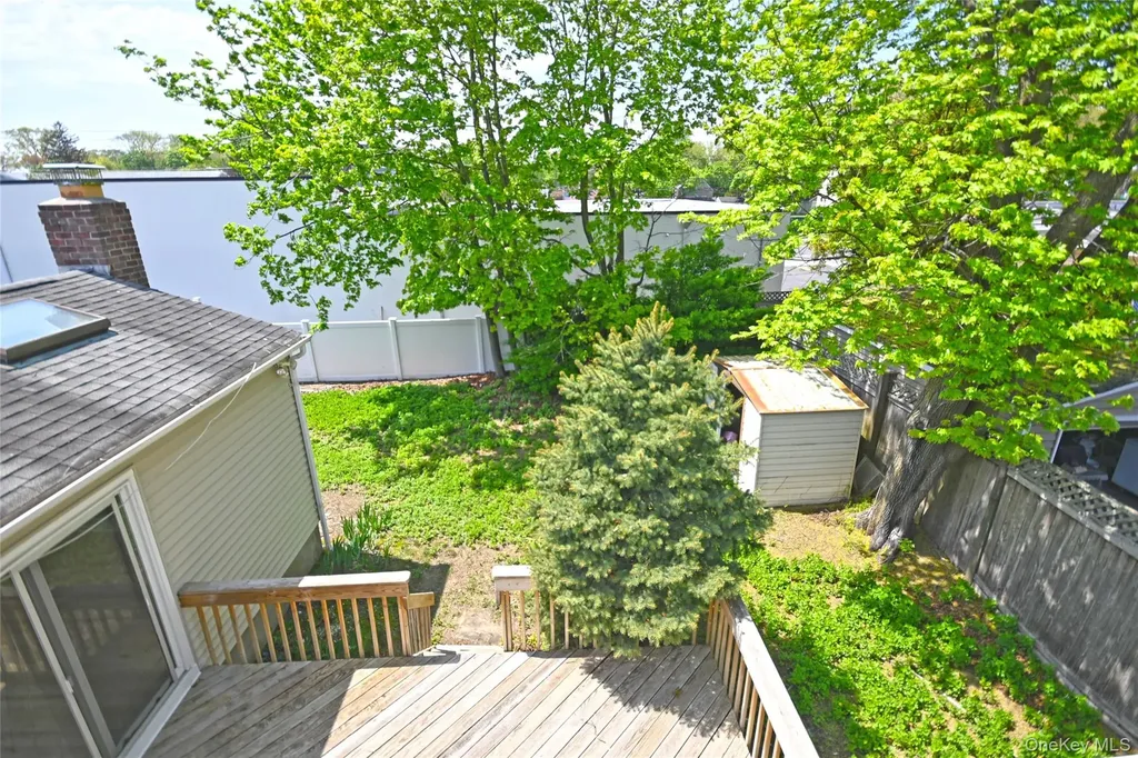 2198 Willow Street Wantagh NY 11793