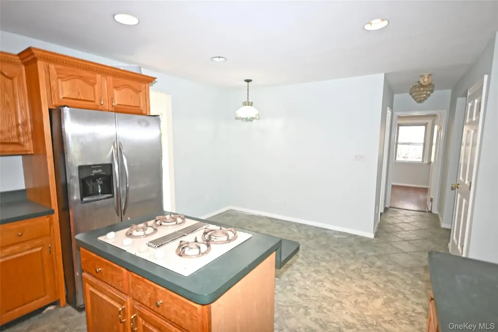2198 Willow Street Wantagh NY 11793