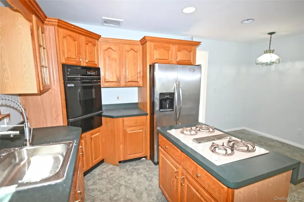 2198 Willow Street Wantagh NY 11793