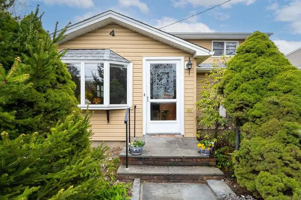 4 Hillcrest Drive Glen Head NY 11545