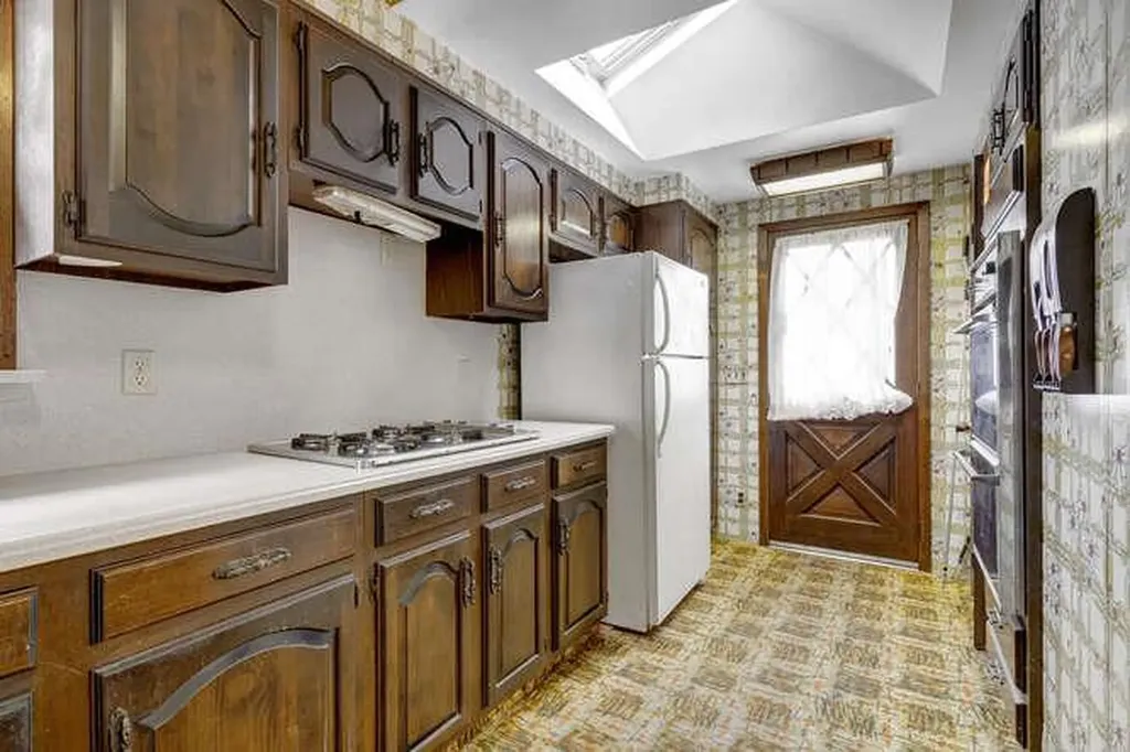 4 Hillcrest Drive Glen Head NY 11545