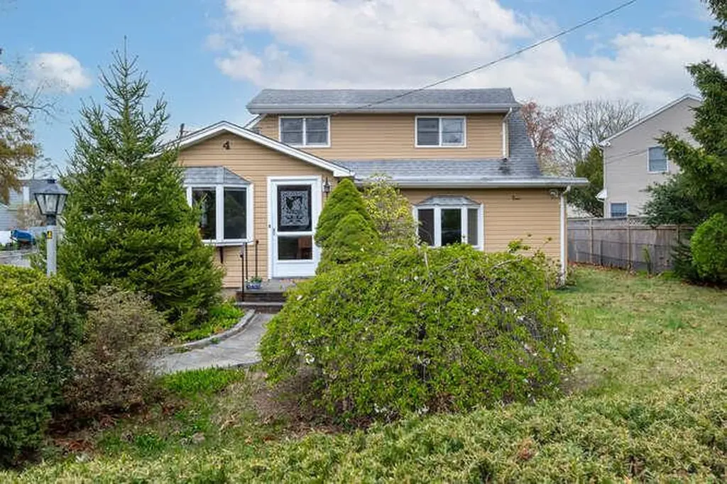 4 Hillcrest Drive Glen Head NY 11545
