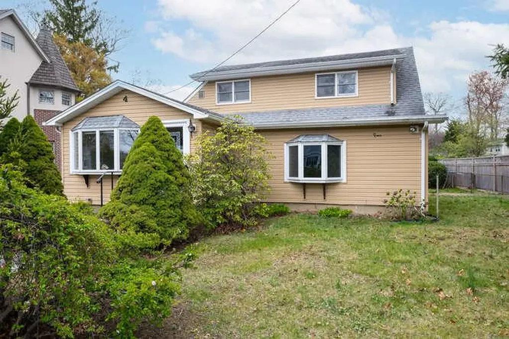 4 Hillcrest Drive Glen Head NY 11545