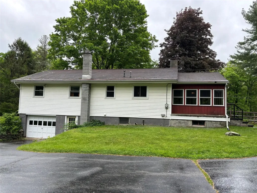 165 Haviland Road Poughkeepsie NY 12601
