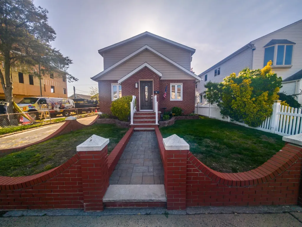 31 Ostend Road Island Park NY 11558