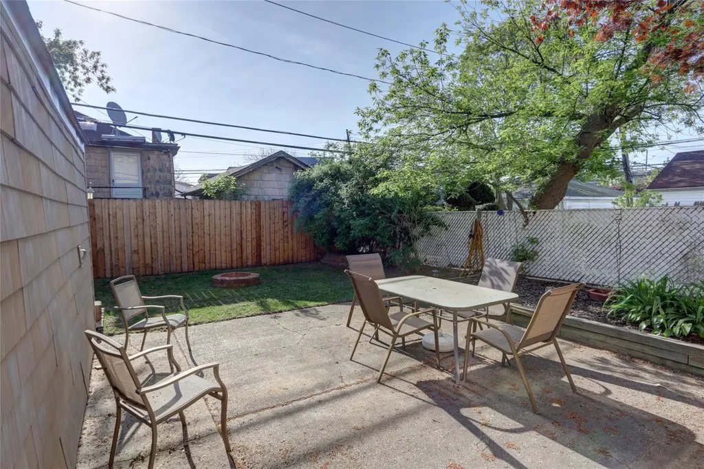 31 Ostend Road Island Park NY 11558