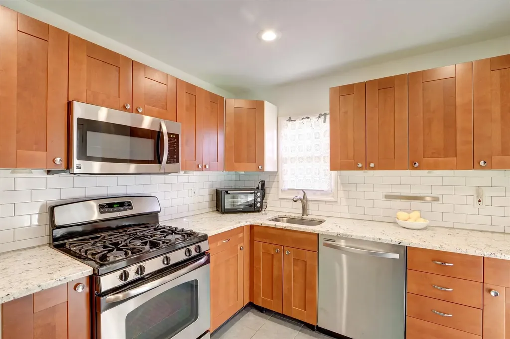 31 Ostend Road Island Park NY 11558