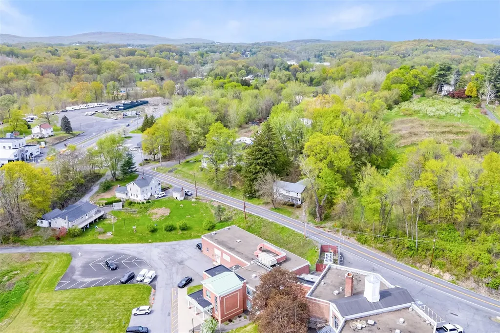 22 Milton Turnpike Milton NY 12547