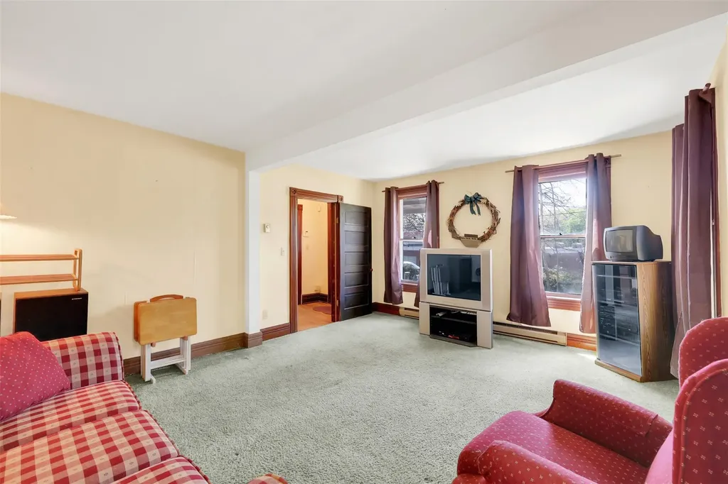 22 Milton Turnpike Milton NY 12547