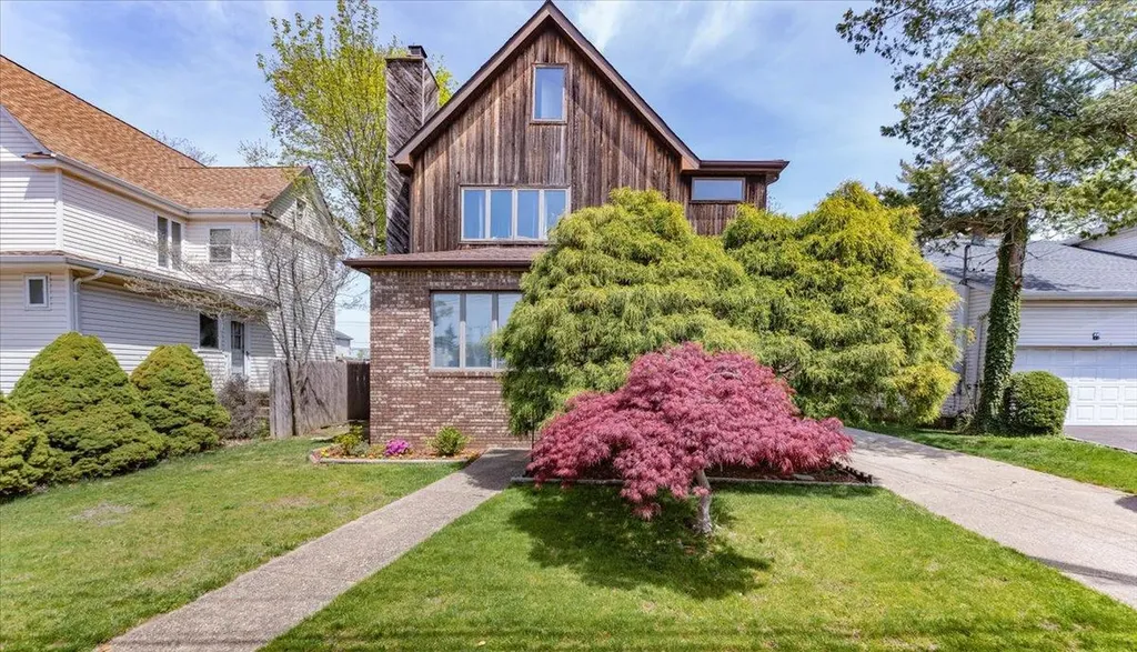 48 Columbia Avenue Cedarhurst NY 11516