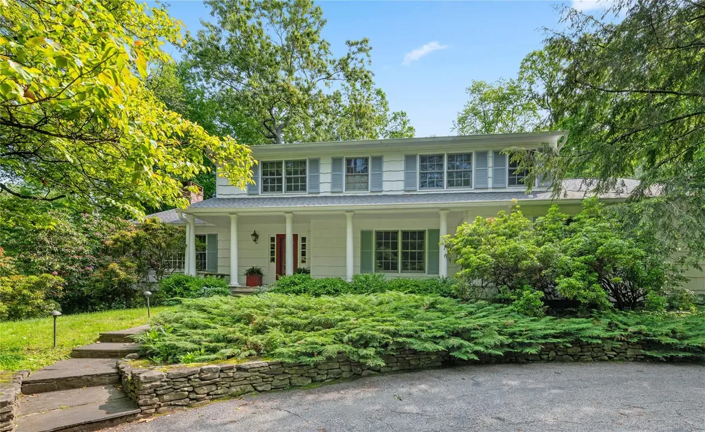 4 Brook Farm Circle Bedford NY 10506