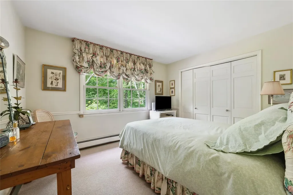 4 Brook Farm Circle Bedford NY 10506