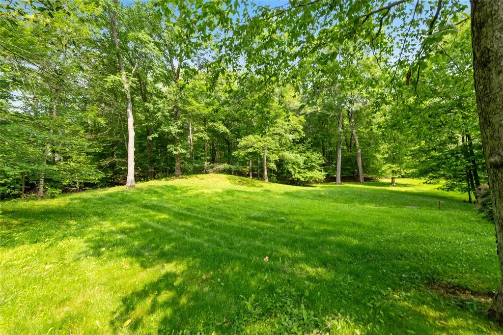 4 Brook Farm Circle Bedford NY 10506