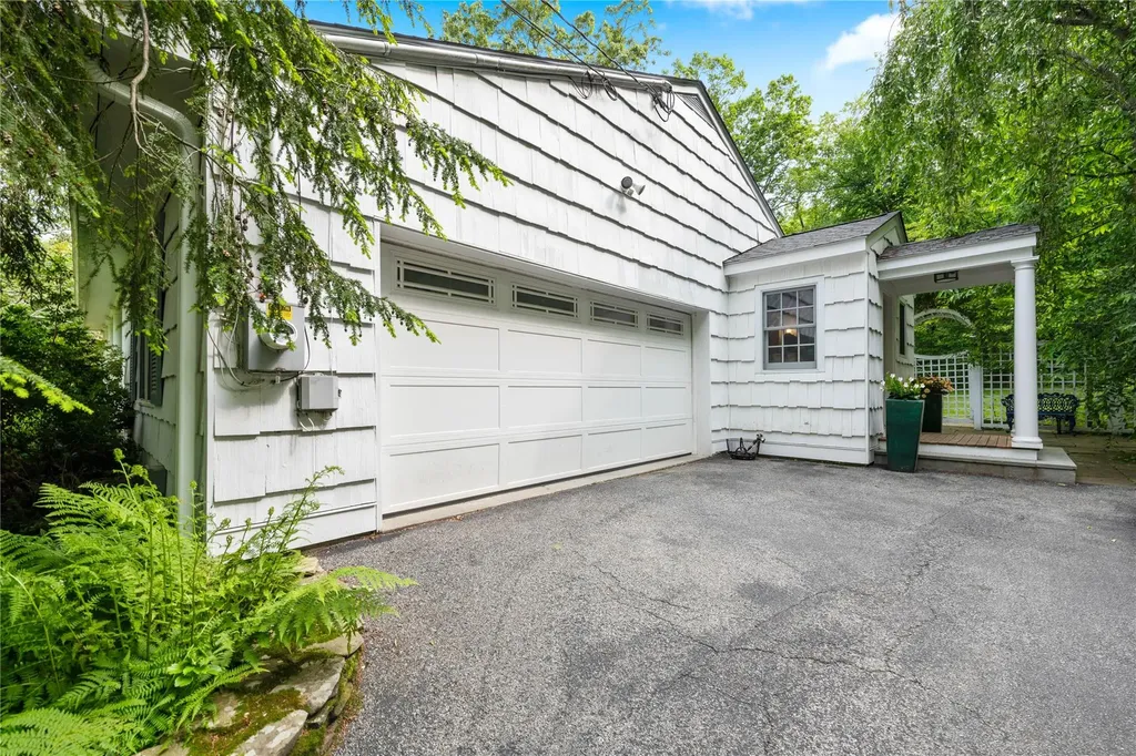 4 Brook Farm Circle Bedford NY 10506