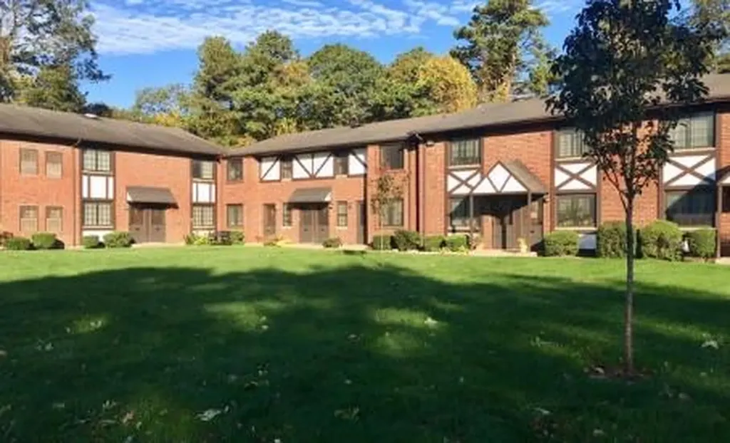 39 Newbrook Lane Bay Shore NY 11706