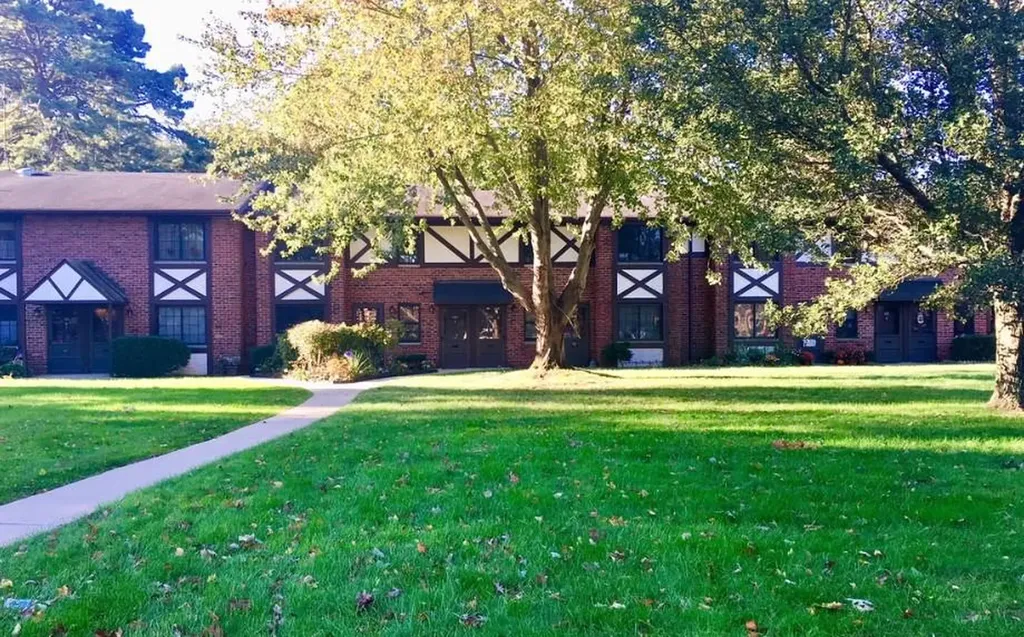 39 Newbrook Lane Bay Shore NY 11706