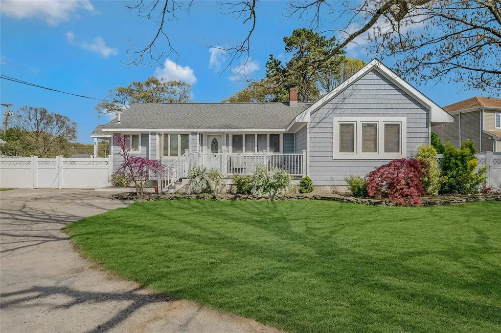 203 N Coleman Road Centereach NY 11720
