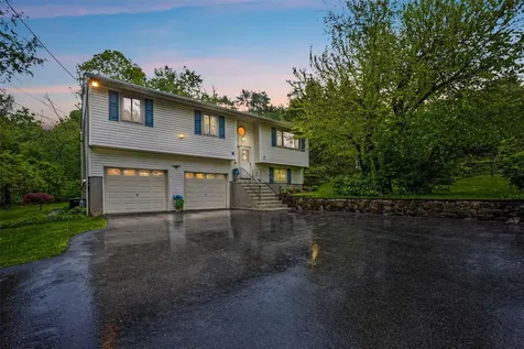 22 Muscoot Road N Mahopac NY 10541