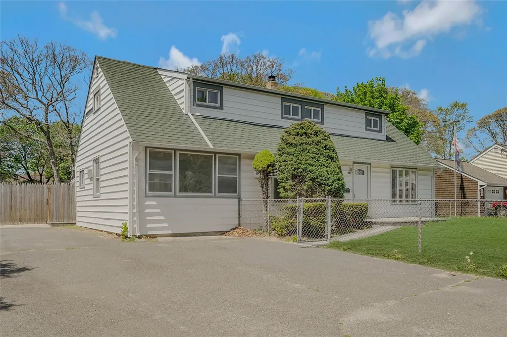 131 Stanley Drive Centereach NY 11720