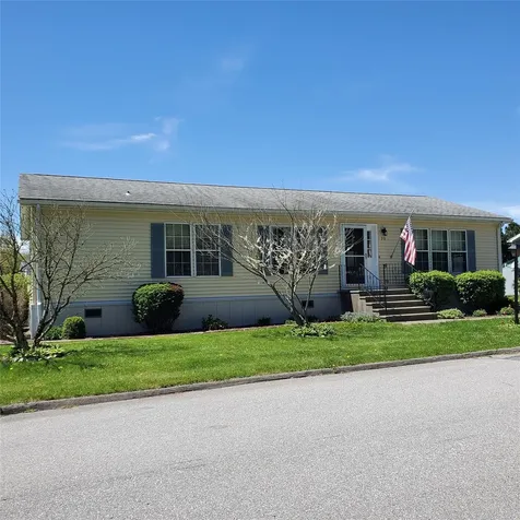 70 Kens Way Hyde Park NY 12538