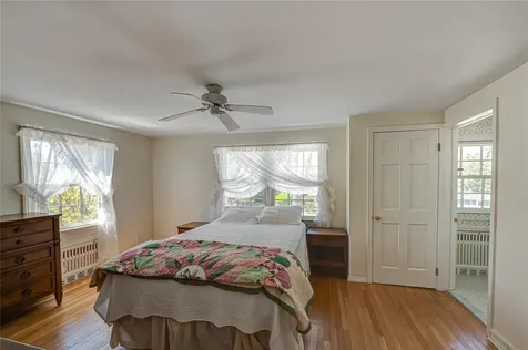 105 Ketewamoke Avenue Babylon NY 11702