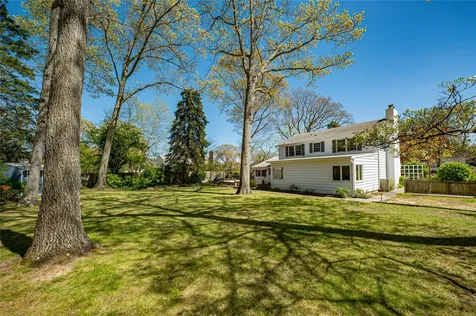 105 Ketewamoke Avenue Babylon NY 11702