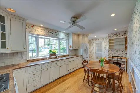 105 Ketewamoke Avenue Babylon NY 11702