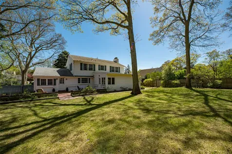 105 Ketewamoke Avenue Babylon NY 11702