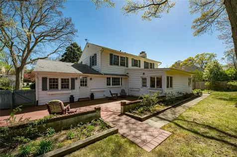 105 Ketewamoke Avenue Babylon NY 11702