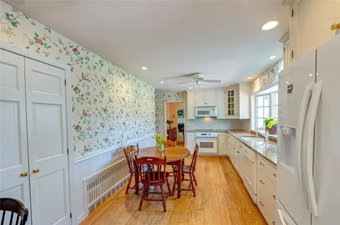 105 Ketewamoke Avenue Babylon NY 11702