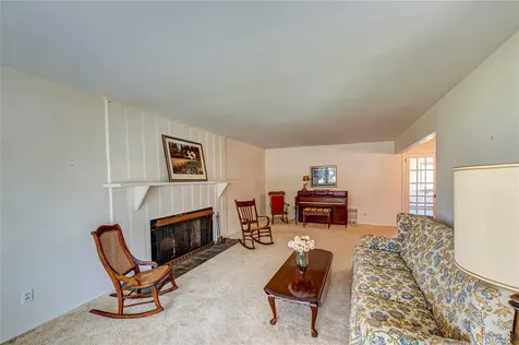 105 Ketewamoke Avenue Babylon NY 11702