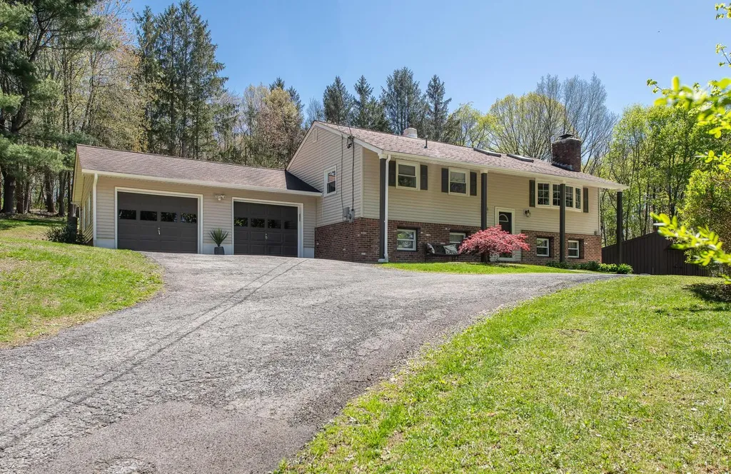 163 Smith Road Poughkeepsie NY 12603