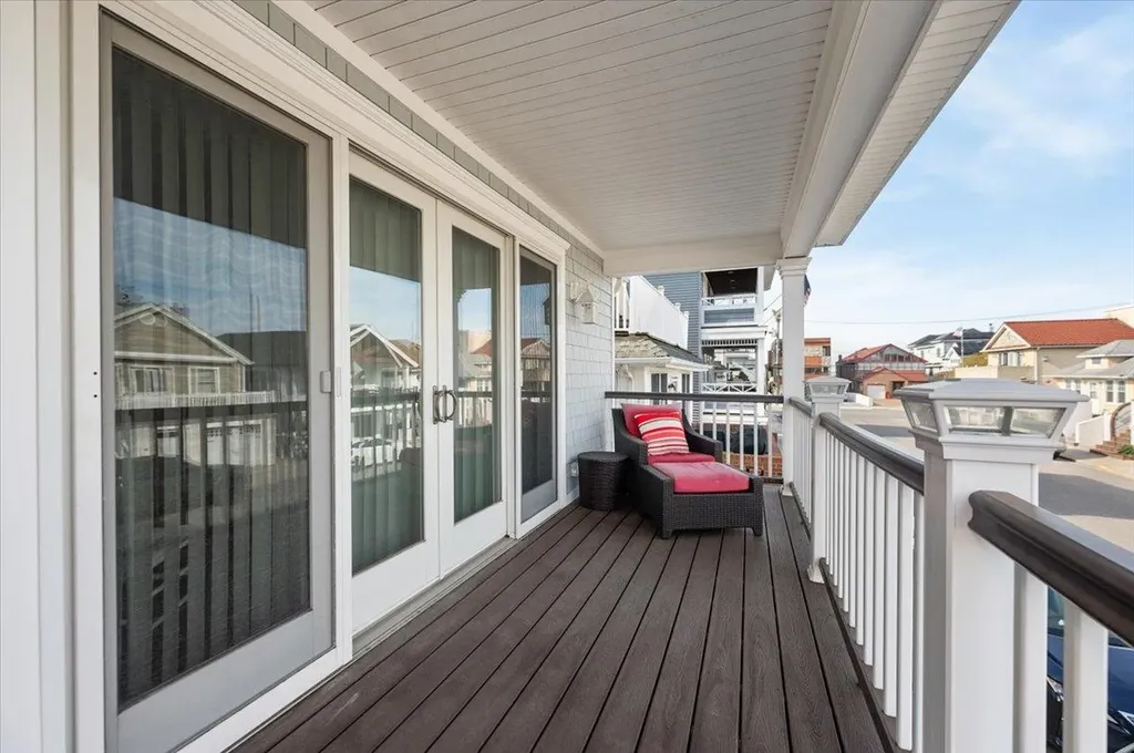 95 Illinois Avenue Long Beach NY 11561