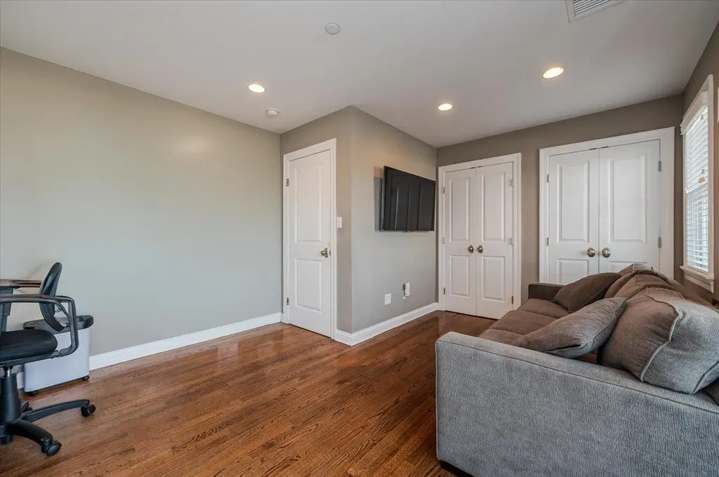 95 Illinois Avenue Long Beach NY 11561