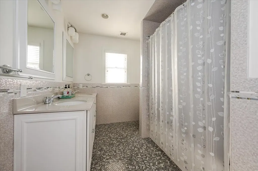 95 Illinois Avenue Long Beach NY 11561
