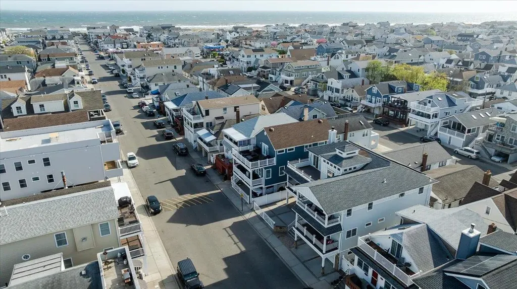 95 Illinois Avenue Long Beach NY 11561