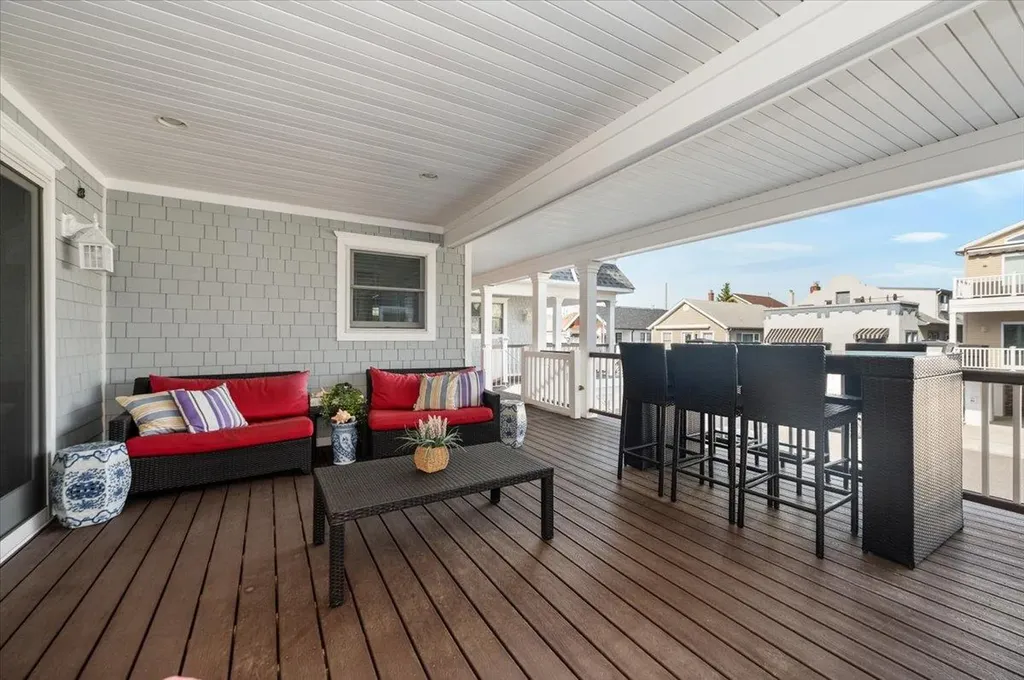 95 Illinois Avenue Long Beach NY 11561