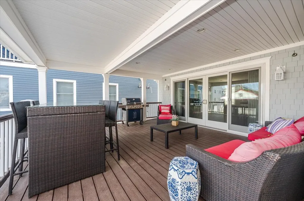 95 Illinois Avenue Long Beach NY 11561