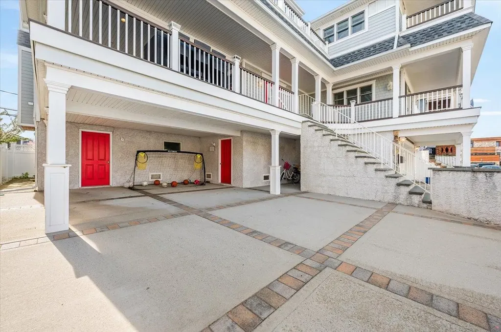 95 Illinois Avenue Long Beach NY 11561