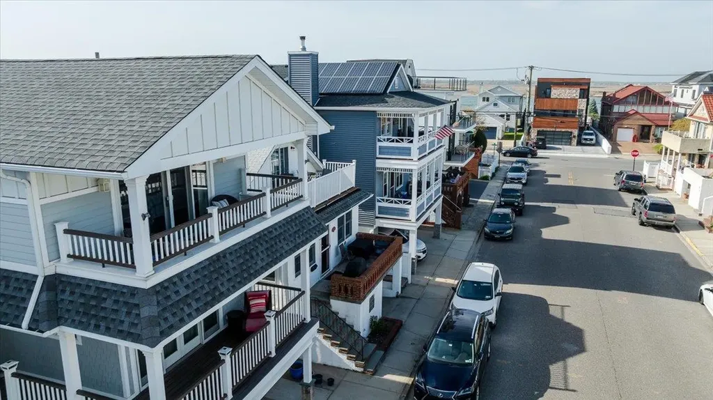 95 Illinois Avenue Long Beach NY 11561
