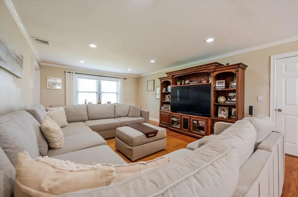 9 Walnut Avenue Patchogue NY 11772