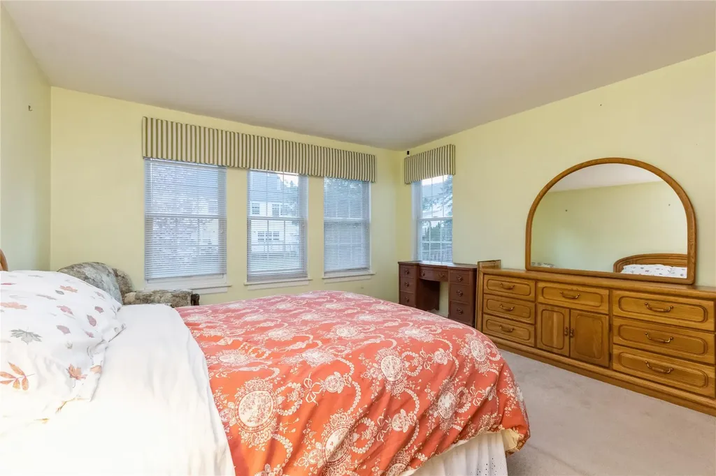 53 Mohawk Trail Pawling NY 12564