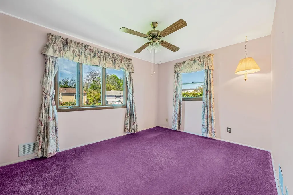 19 Cynthia Lane Plainview NY 11803