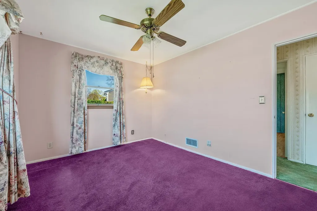 19 Cynthia Lane Plainview NY 11803