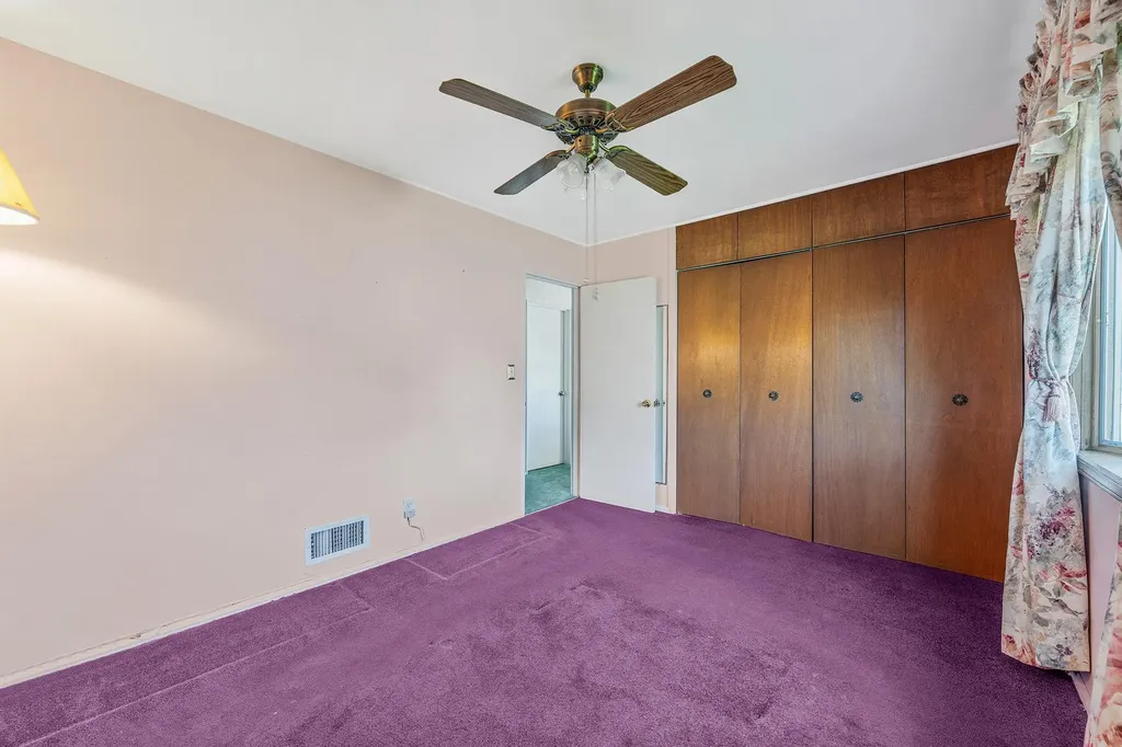 19 Cynthia Lane Plainview NY 11803