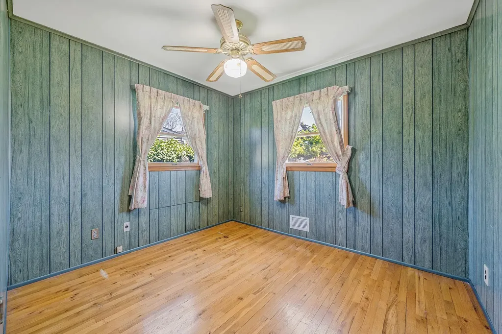 19 Cynthia Lane Plainview NY 11803