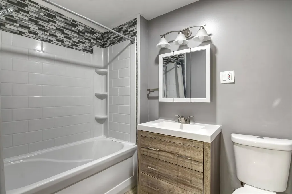 18 Cedar Road E Mastic Beach NY 11951